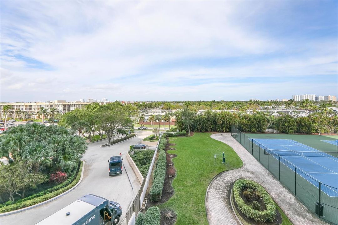 For Rent: $4,100 (2 beds, 2 baths, 1400 Square Feet)