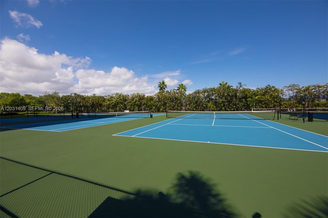 For Rent: $4,100 (2 beds, 2 baths, 1400 Square Feet)