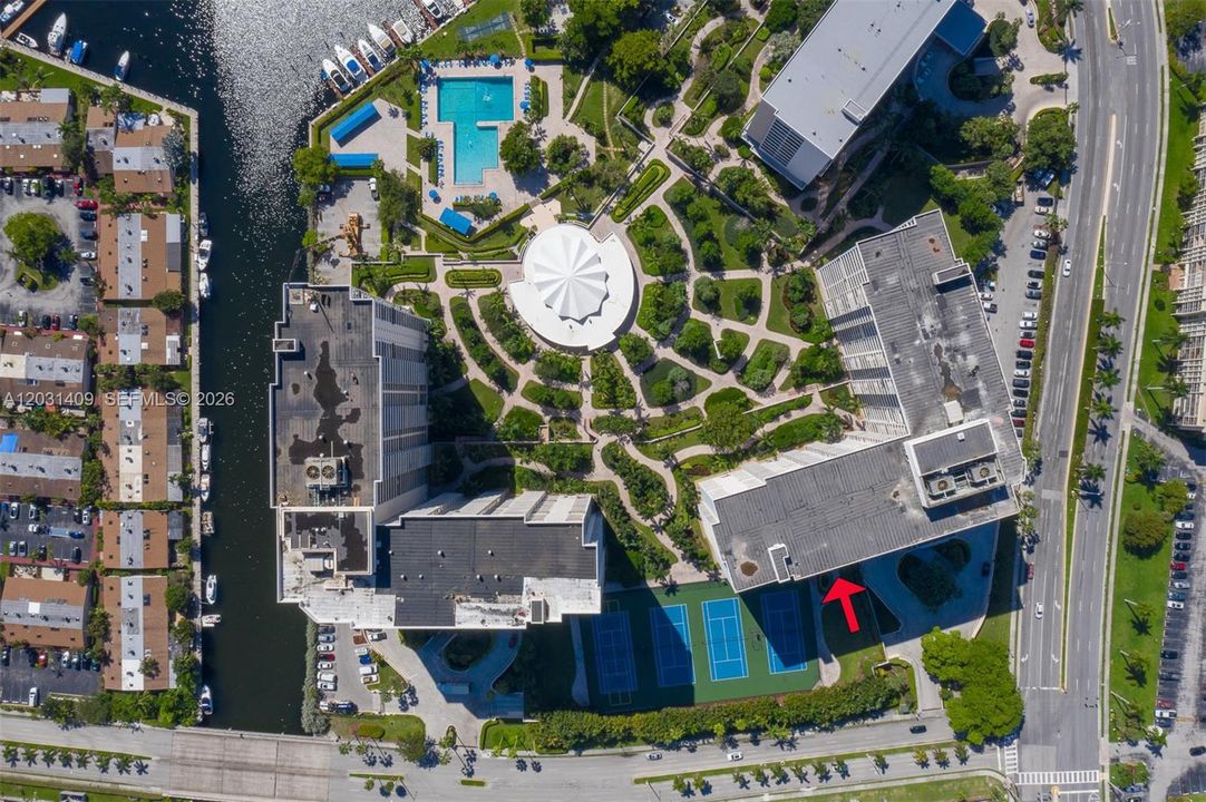 For Rent: $4,100 (2 beds, 2 baths, 1400 Square Feet)