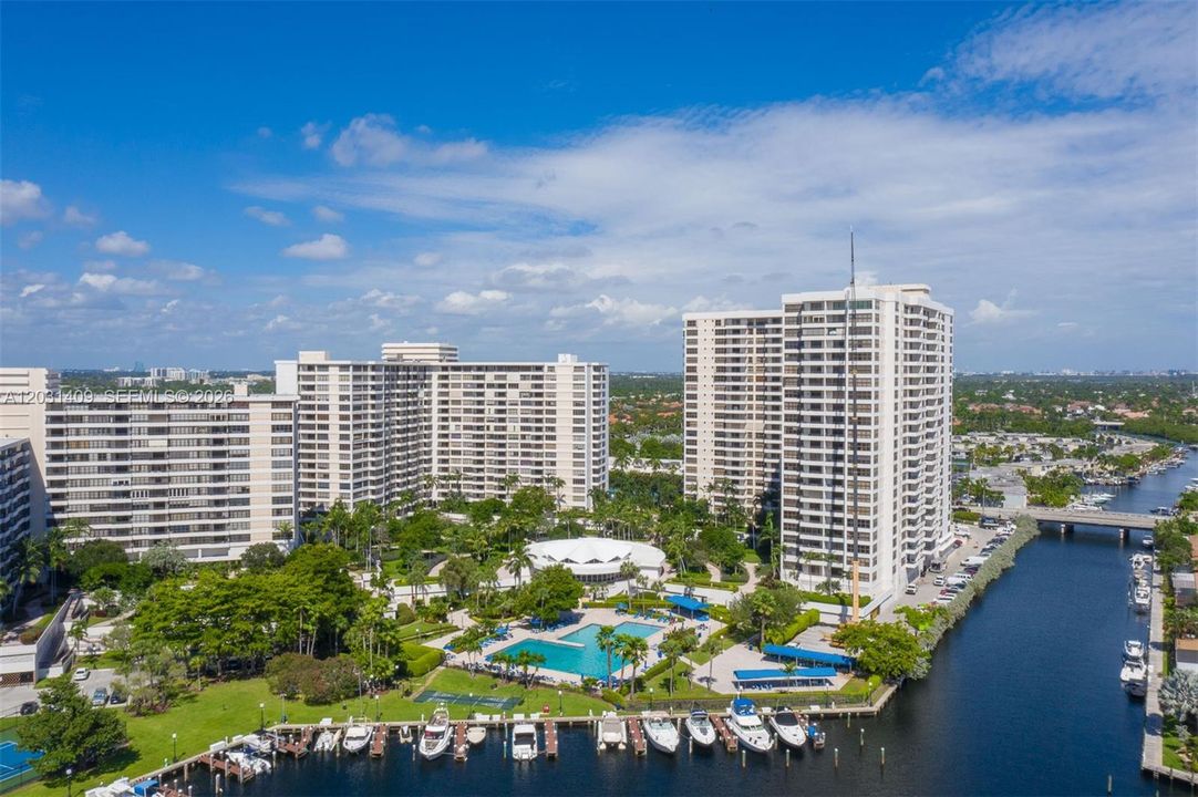 For Rent: $4,100 (2 beds, 2 baths, 1400 Square Feet)