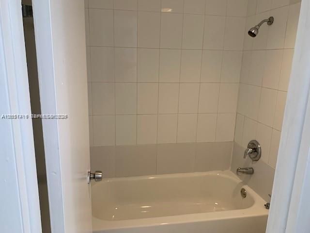 For Rent: $2,000 (2 beds, 1 baths, 930 Square Feet)