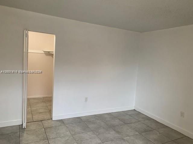 For Rent: $2,000 (2 beds, 1 baths, 930 Square Feet)