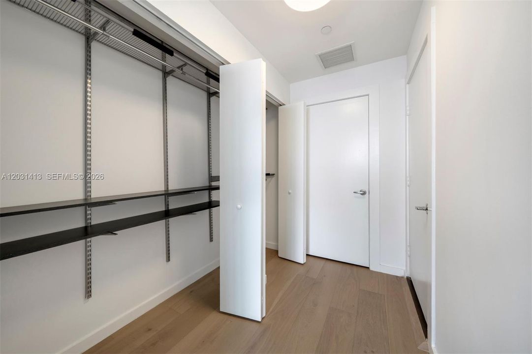 Active With Contract: $7,500 (2 beds, 3 baths, 1694 Square Feet)