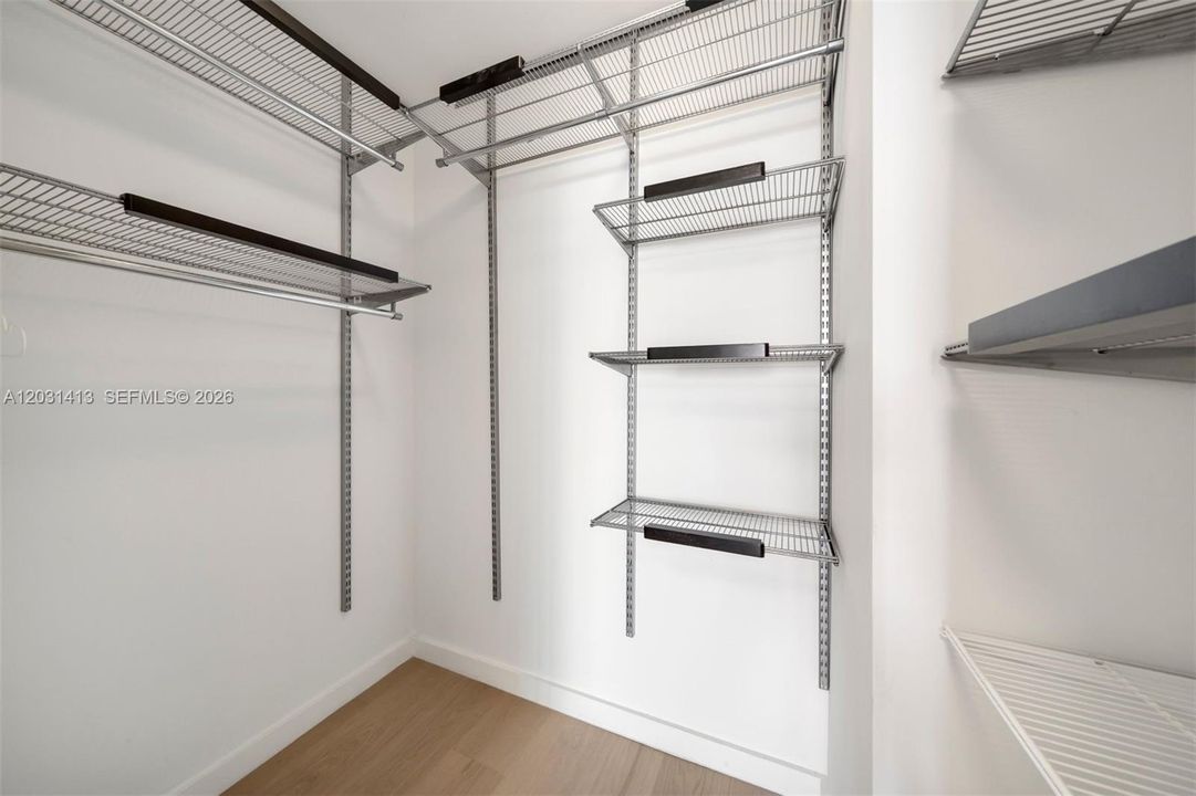 Active With Contract: $7,500 (2 beds, 3 baths, 1694 Square Feet)