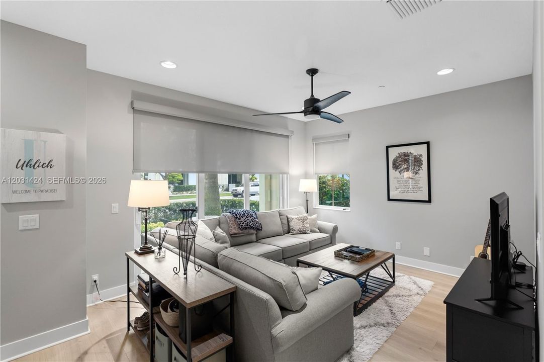 For Sale: $879,000 (3 beds, 3 baths, 2252 Square Feet)