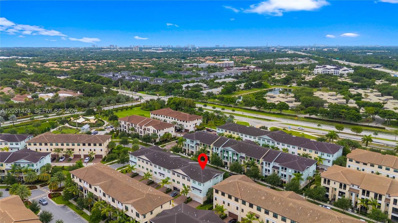 For Sale: $879,000 (3 beds, 3 baths, 2252 Square Feet)