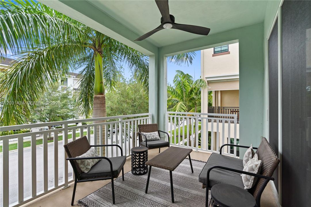 For Sale: $879,000 (3 beds, 3 baths, 2252 Square Feet)