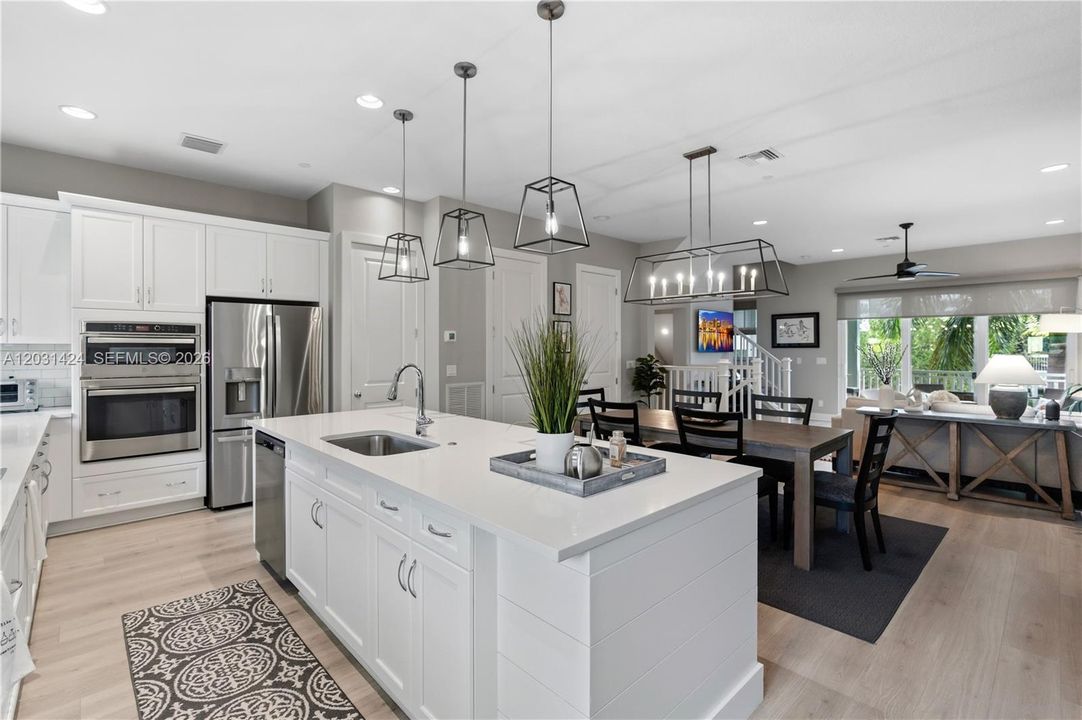 For Sale: $879,000 (3 beds, 3 baths, 2252 Square Feet)