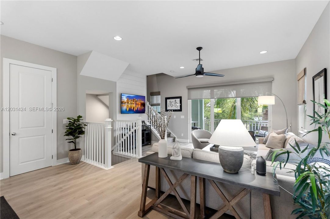 For Sale: $879,000 (3 beds, 3 baths, 2252 Square Feet)