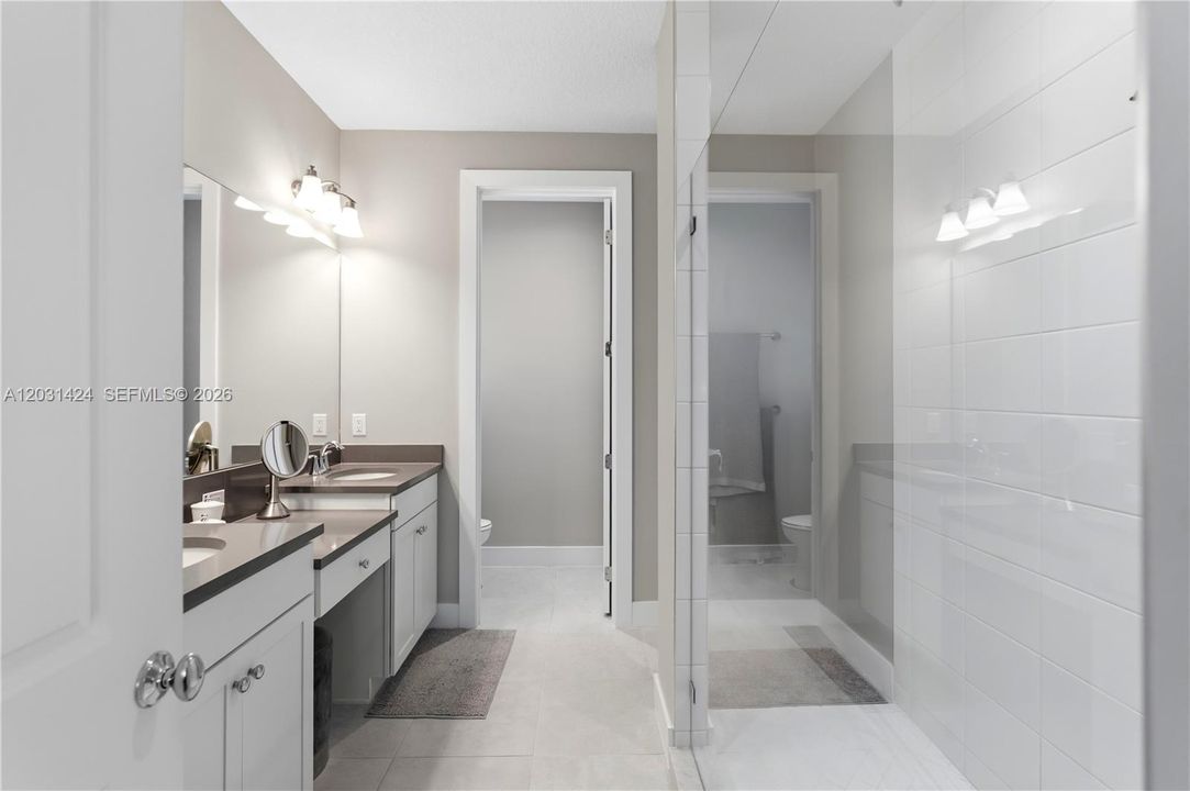 For Sale: $879,000 (3 beds, 3 baths, 2252 Square Feet)