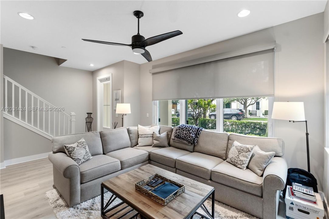 For Sale: $879,000 (3 beds, 3 baths, 2252 Square Feet)