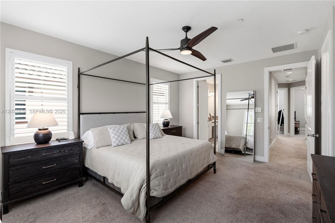 For Sale: $879,000 (3 beds, 3 baths, 2252 Square Feet)