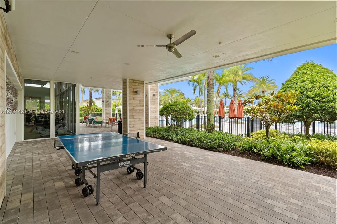 For Sale: $879,000 (3 beds, 3 baths, 2252 Square Feet)