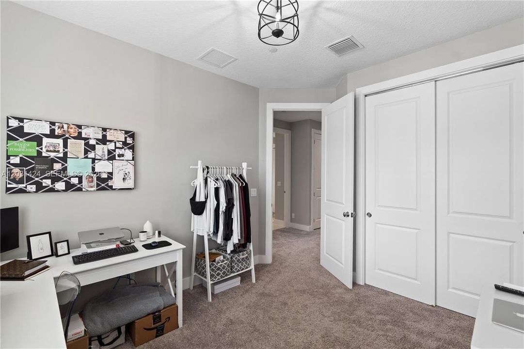 For Sale: $879,000 (3 beds, 3 baths, 2252 Square Feet)