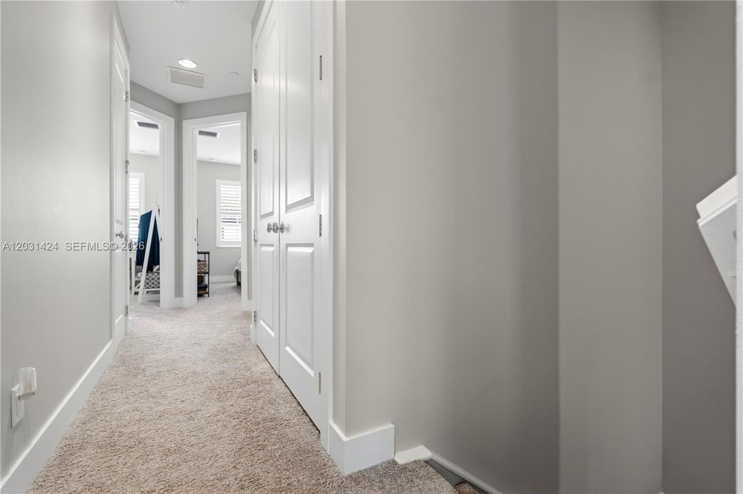 For Sale: $879,000 (3 beds, 3 baths, 2252 Square Feet)