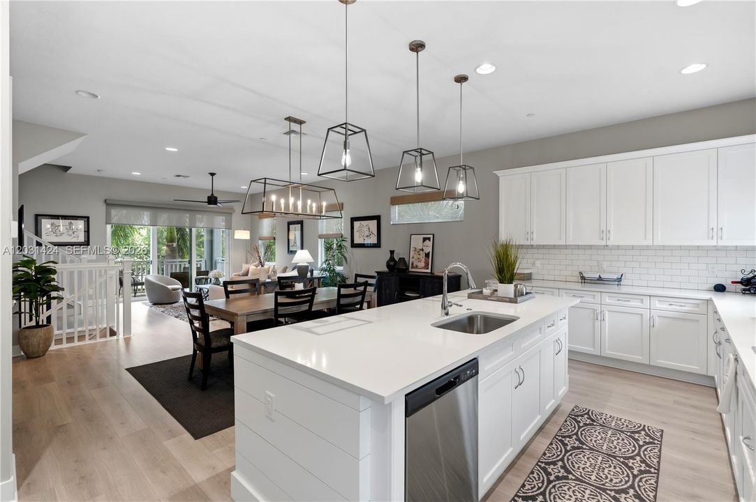 For Sale: $879,000 (3 beds, 3 baths, 2252 Square Feet)