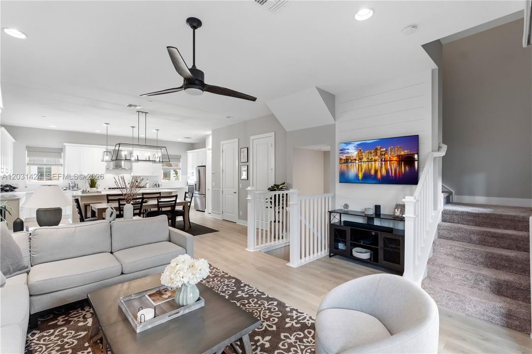 For Sale: $879,000 (3 beds, 3 baths, 2252 Square Feet)