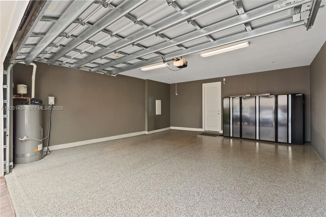 For Sale: $879,000 (3 beds, 3 baths, 2252 Square Feet)