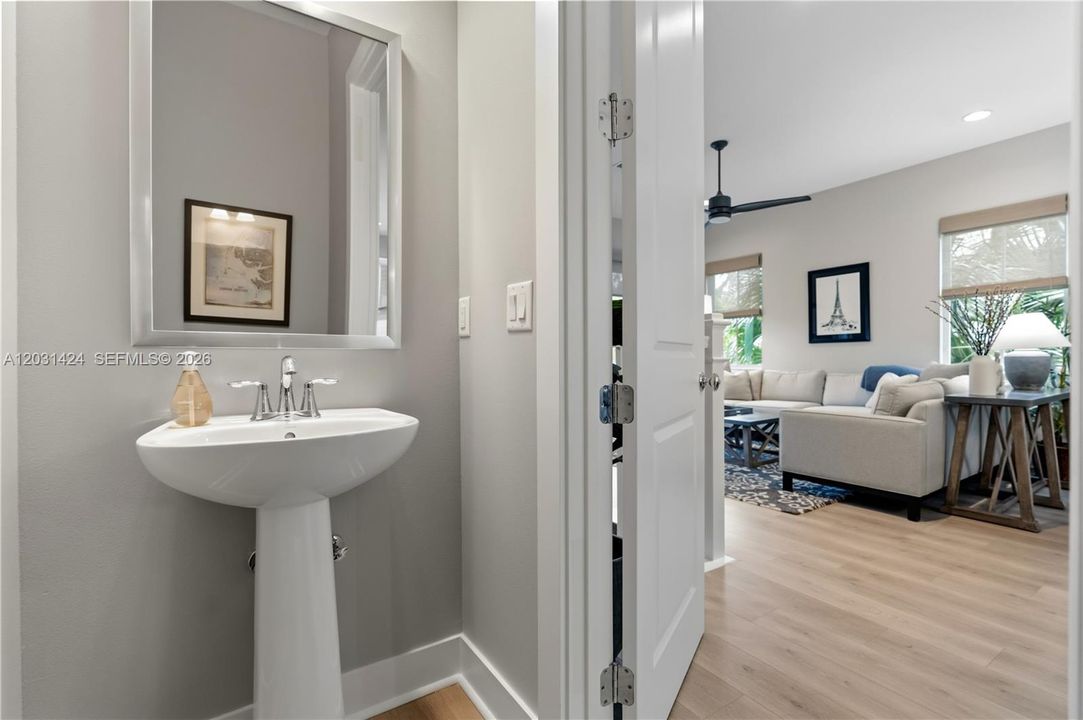 For Sale: $879,000 (3 beds, 3 baths, 2252 Square Feet)