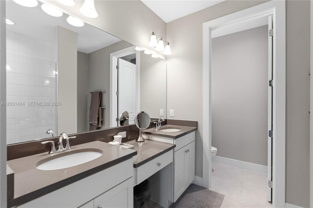 For Sale: $879,000 (3 beds, 3 baths, 2252 Square Feet)