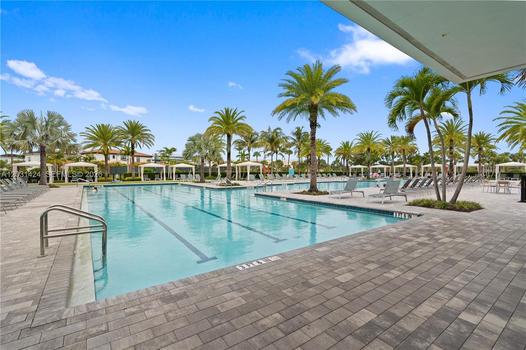 For Sale: $879,000 (3 beds, 3 baths, 2252 Square Feet)
