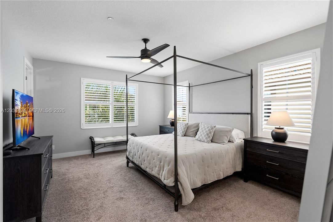For Sale: $879,000 (3 beds, 3 baths, 2252 Square Feet)