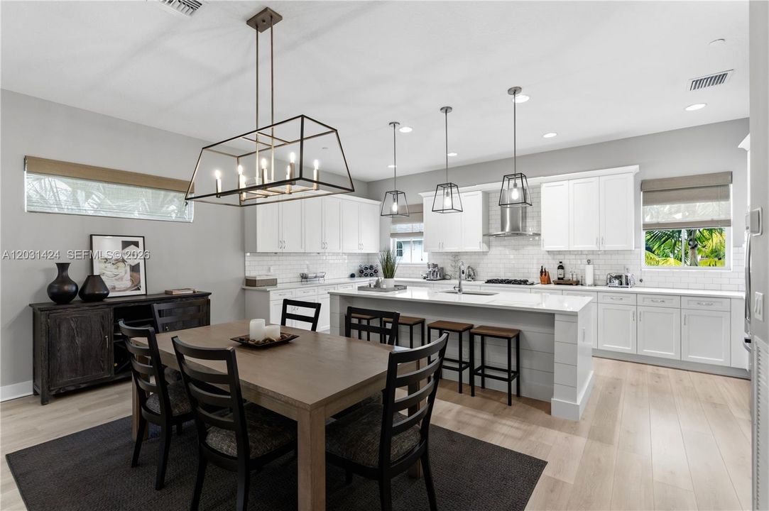 For Sale: $879,000 (3 beds, 3 baths, 2252 Square Feet)