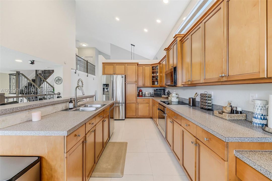 For Sale: $985,000 (4 beds, 3 baths, 3077 Square Feet)