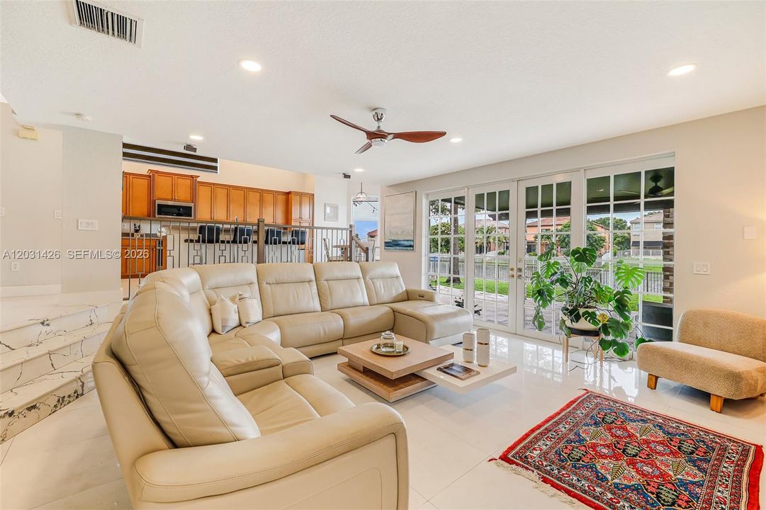 For Sale: $985,000 (4 beds, 3 baths, 3077 Square Feet)