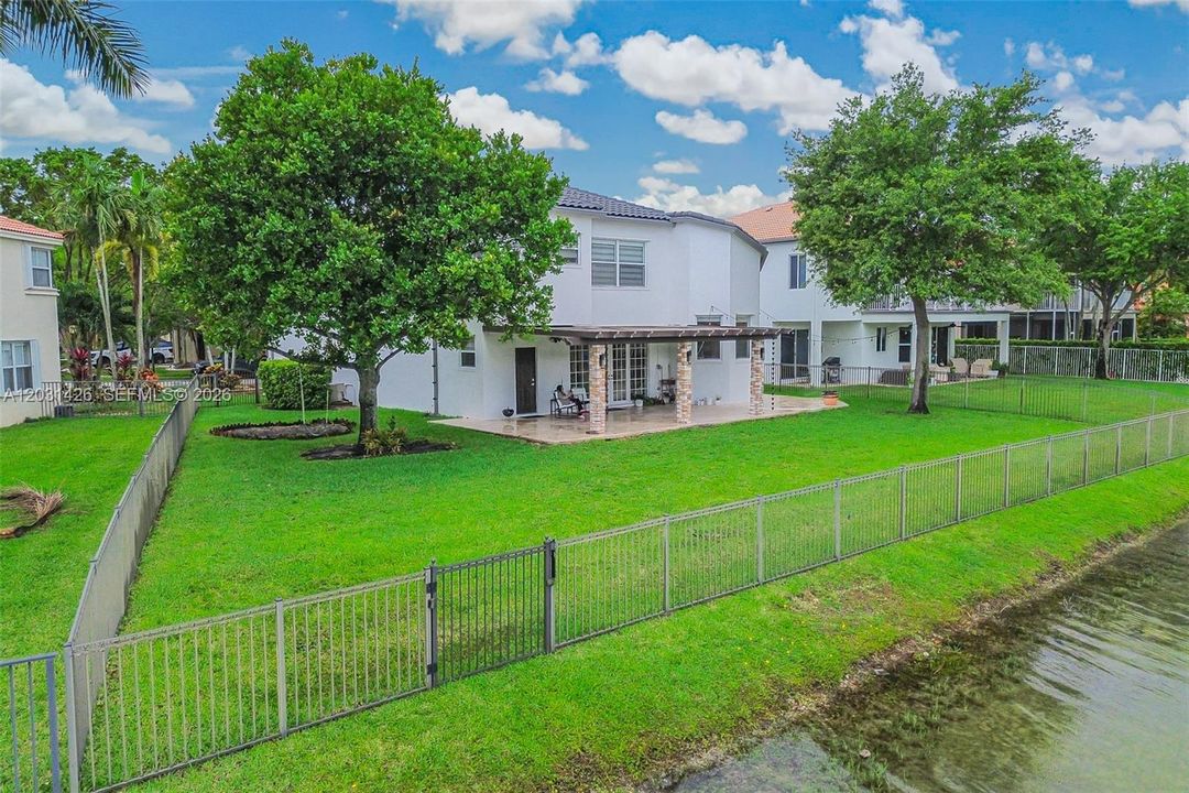 For Sale: $985,000 (4 beds, 3 baths, 3077 Square Feet)