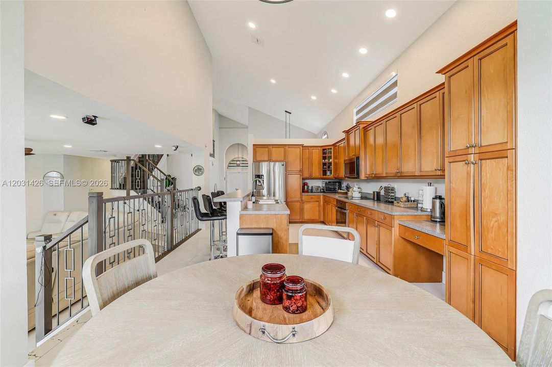 For Sale: $985,000 (4 beds, 3 baths, 3077 Square Feet)