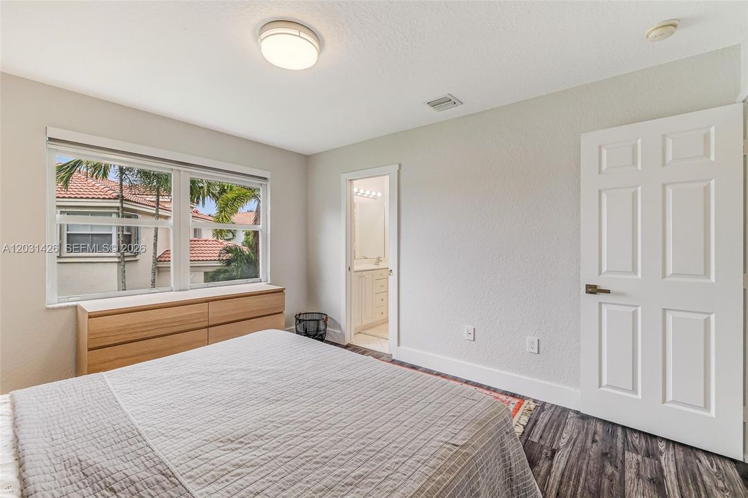For Sale: $985,000 (4 beds, 3 baths, 3077 Square Feet)