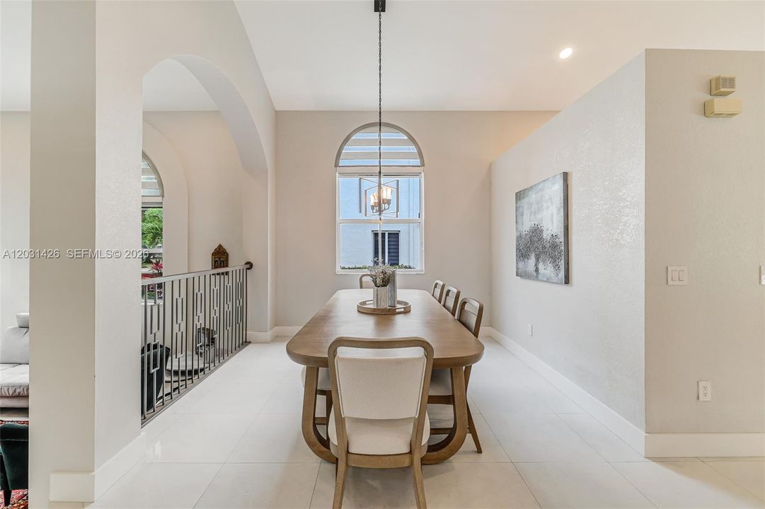For Sale: $985,000 (4 beds, 3 baths, 3077 Square Feet)