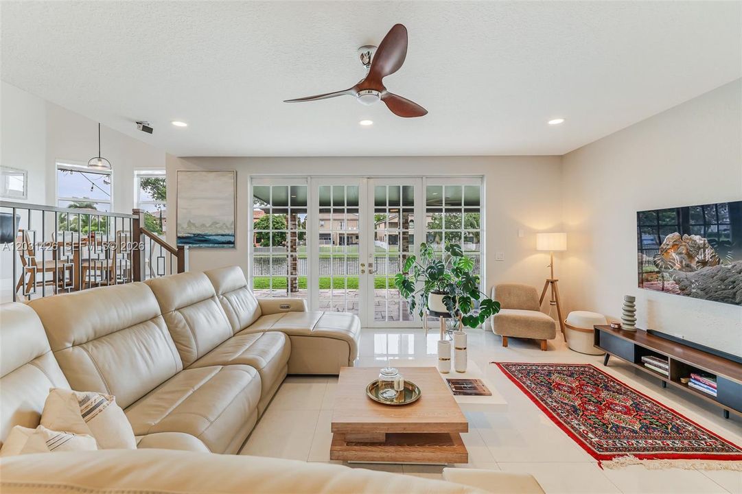 For Sale: $985,000 (4 beds, 3 baths, 3077 Square Feet)