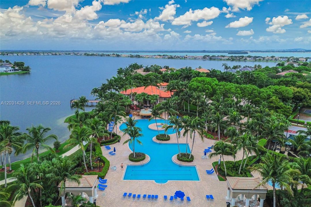 For Sale: $985,000 (4 beds, 3 baths, 3077 Square Feet)