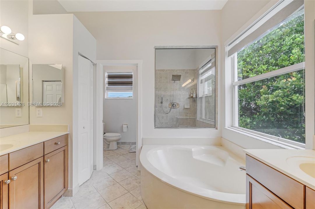 For Sale: $985,000 (4 beds, 3 baths, 3077 Square Feet)