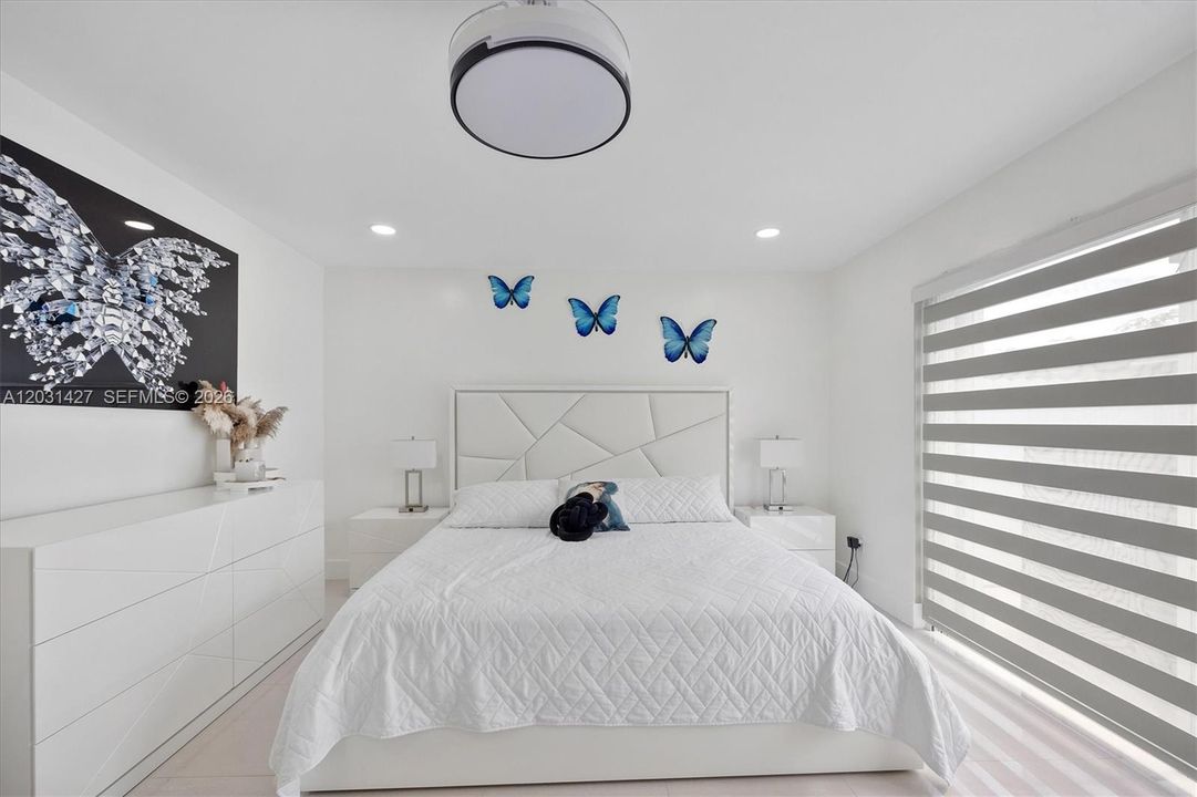 For Sale: $600,000 (3 beds, 2 baths, 1369 Square Feet)