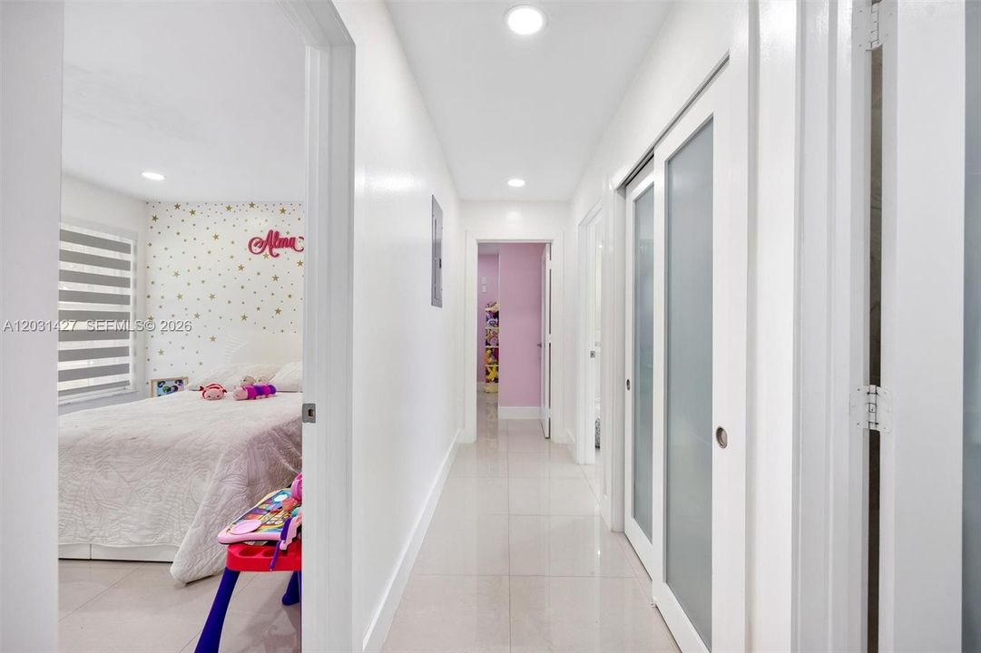 For Sale: $600,000 (3 beds, 2 baths, 1369 Square Feet)