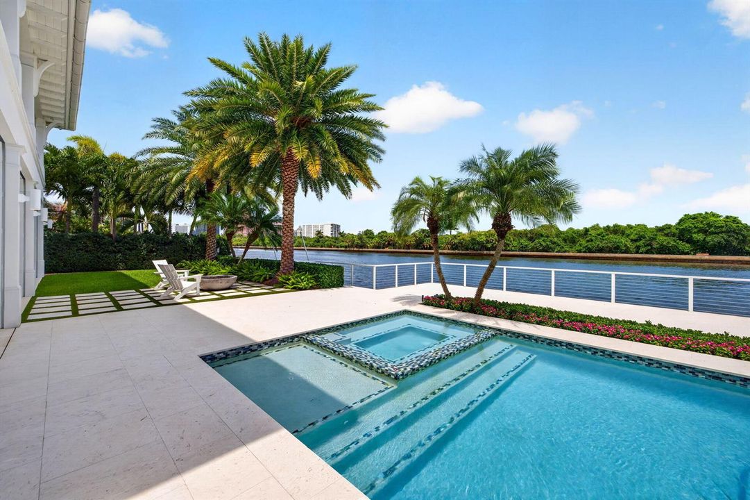 76_Custom Pool - Bench Lounge and Spa