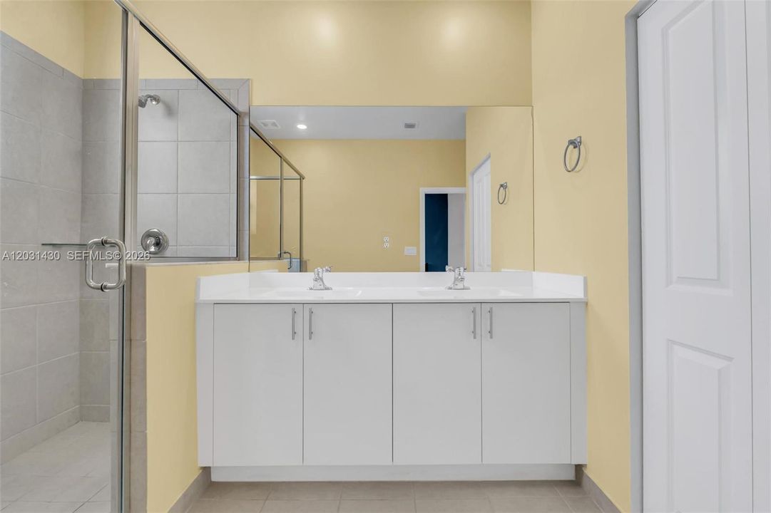 En Renta: $2,900 (3 camas, 2 baños, 1331 Pies cuadrados)