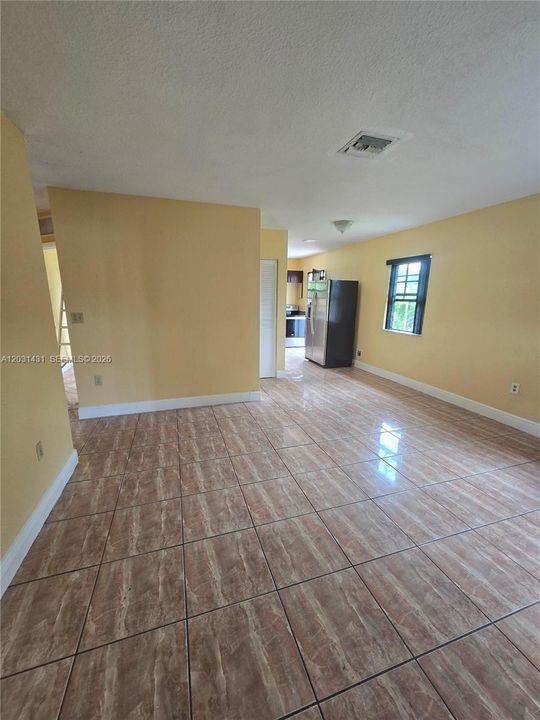 For Rent: $3,100 (3 beds, 2 baths, 2028 Square Feet)
