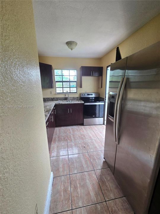 For Rent: $3,100 (3 beds, 2 baths, 2028 Square Feet)