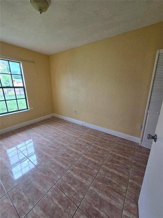 For Rent: $3,100 (3 beds, 2 baths, 2028 Square Feet)