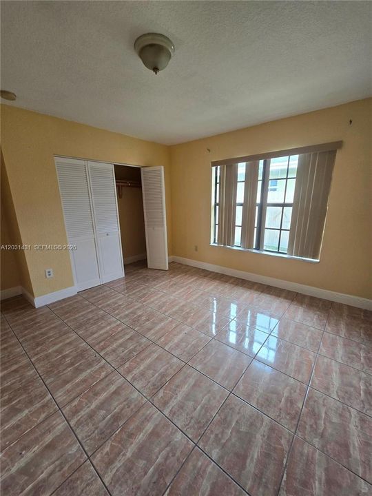 For Rent: $3,100 (3 beds, 2 baths, 2028 Square Feet)