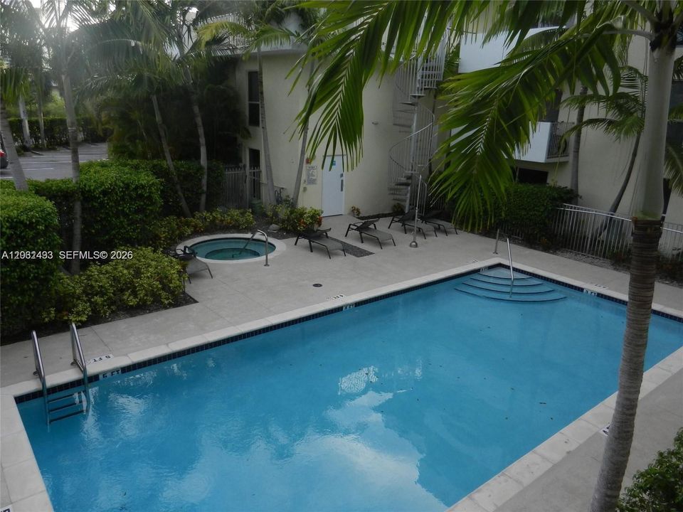 For Rent: $2,900 (2 beds, 2 baths, 1045 Square Feet)