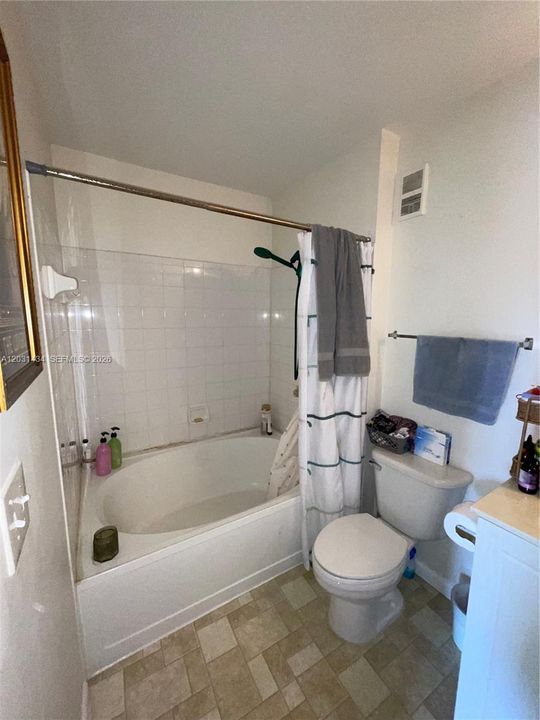 For Sale: $159,000 (1 beds, 1 baths, 533 Square Feet)