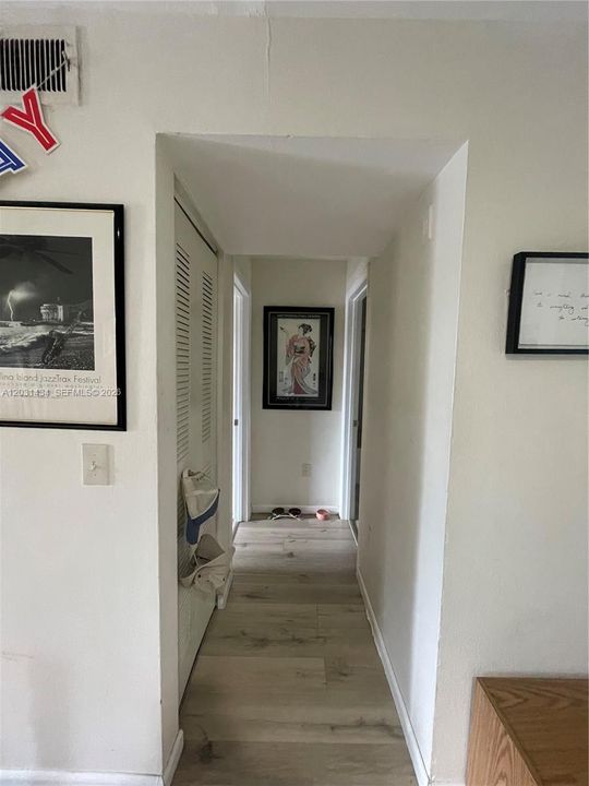 For Sale: $159,000 (1 beds, 1 baths, 533 Square Feet)