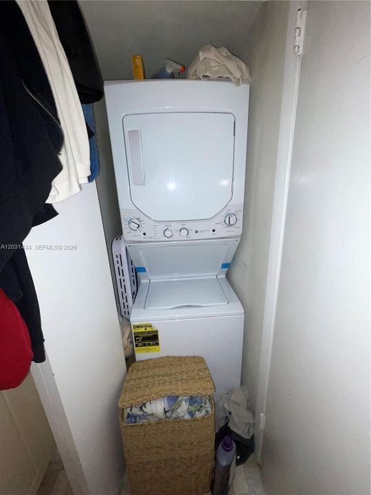 For Sale: $159,000 (1 beds, 1 baths, 533 Square Feet)