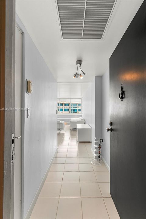 For Sale: $575,000 (2 beds, 2 baths, 1227 Square Feet)