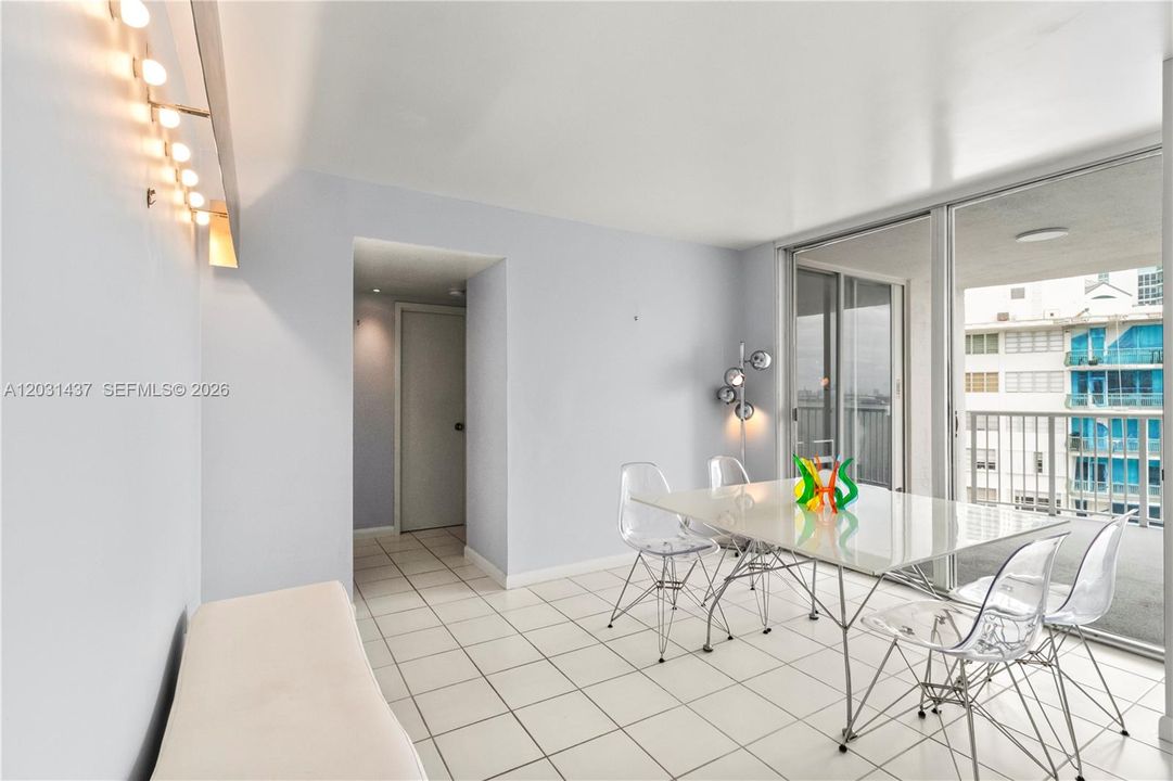 For Sale: $575,000 (2 beds, 2 baths, 1227 Square Feet)